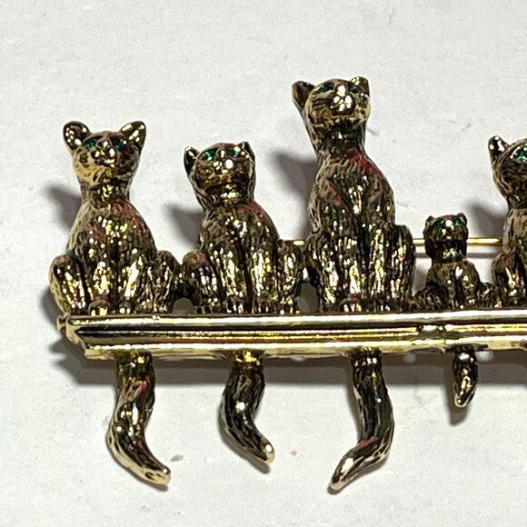 Vintage Green Eyes Cat Family Lapel Pin Brooch - Picture 2 of 6